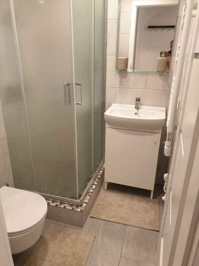 Studio Rent In ザラサイ エクステリア 写真
